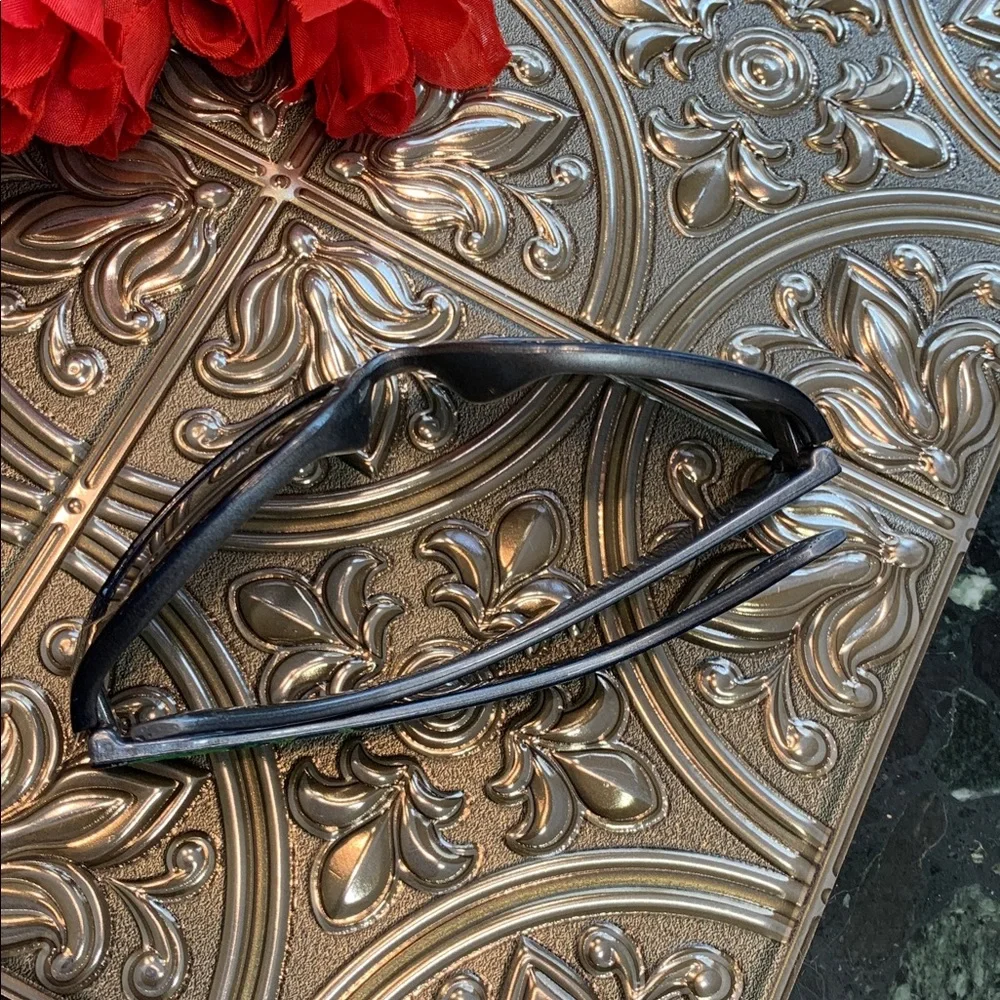 🌹OFFICIAL DISNEY • Kids Black Sunglasses with Polarized Dark Lenses
